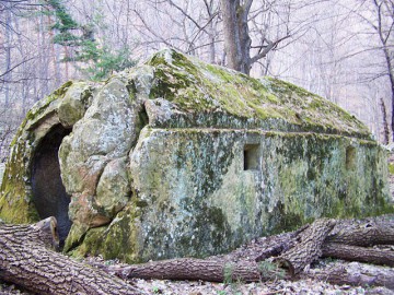 Мегалитическая гробница Schitul Fundătura — Бузэу-Бузеулуй