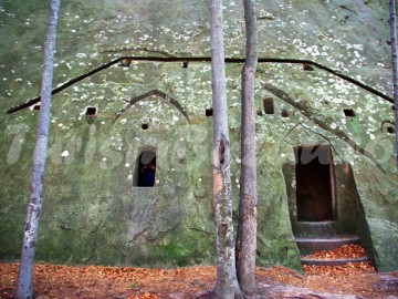 Мегалитические пещеры Nucu — Buzau mountain caves