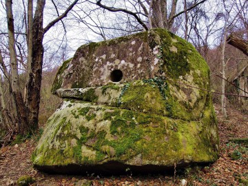 Дольмен р.Цусхвадж 7 — Мирный 1