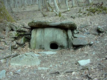 Дольмен Красная поляна 1