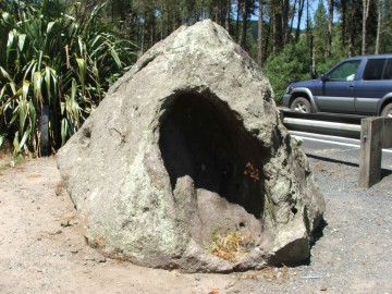 Камень Hatu Patu Rock