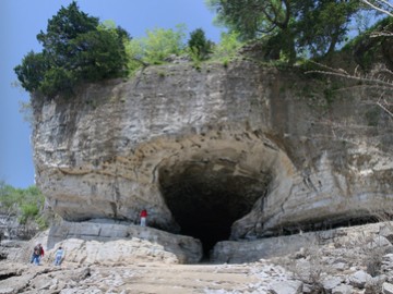 Пещера Cave in Rock