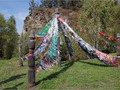 76735