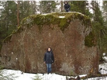 Фото на документы большой камень