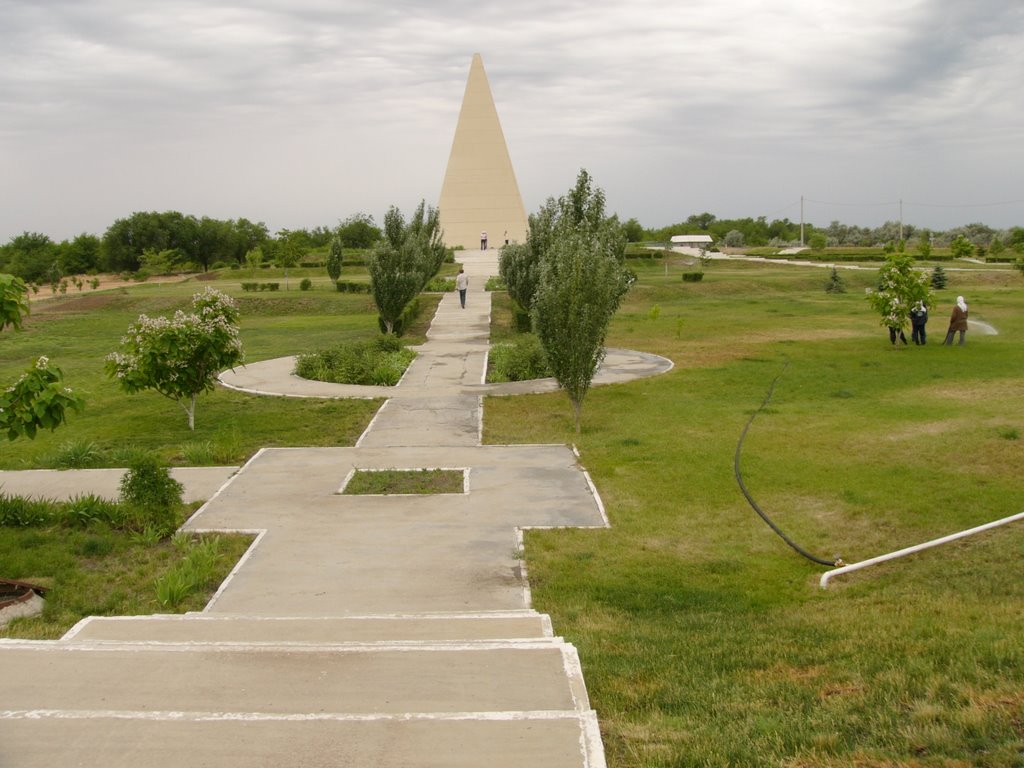 Астраханская пирамида Голода5
