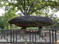 Дольмен Jeonggak -- Onyang Folk Museum 