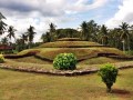 punden-berundak-di-taman-purbakala-pugung-raharjo1