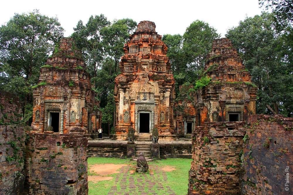 Кхмерскии? храм Преа Ко5