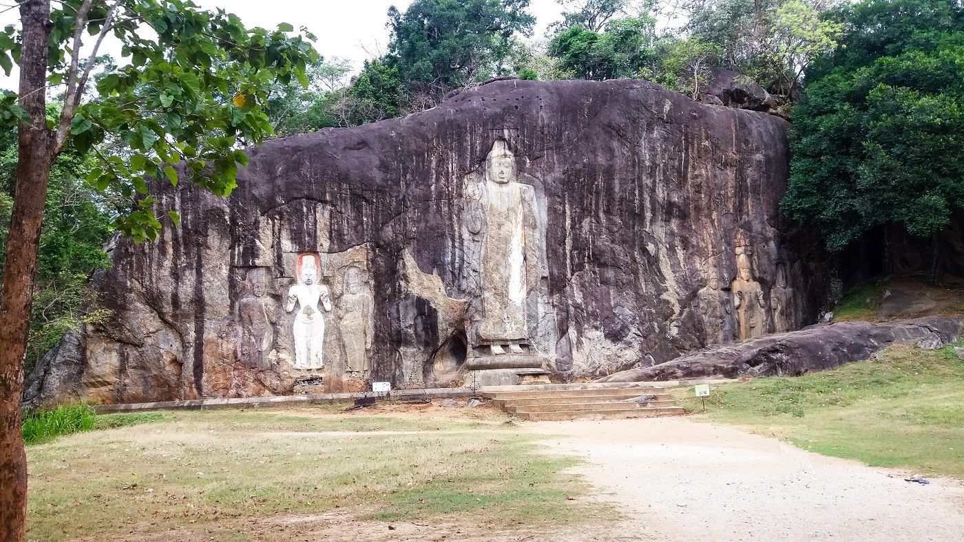 Buduruwagala-Buddha-Statue-004