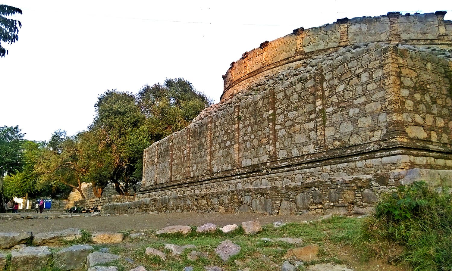 Mohra-Muradu-stupa-04