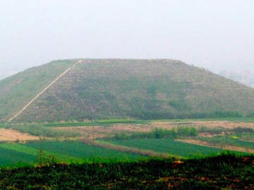 Пирамиды Шангуань Хуан хоу лин