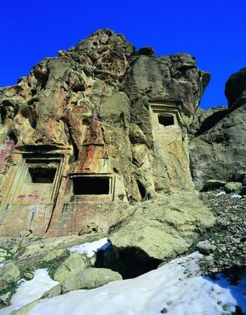 Скальные гробницы Харсин, Керманхаш