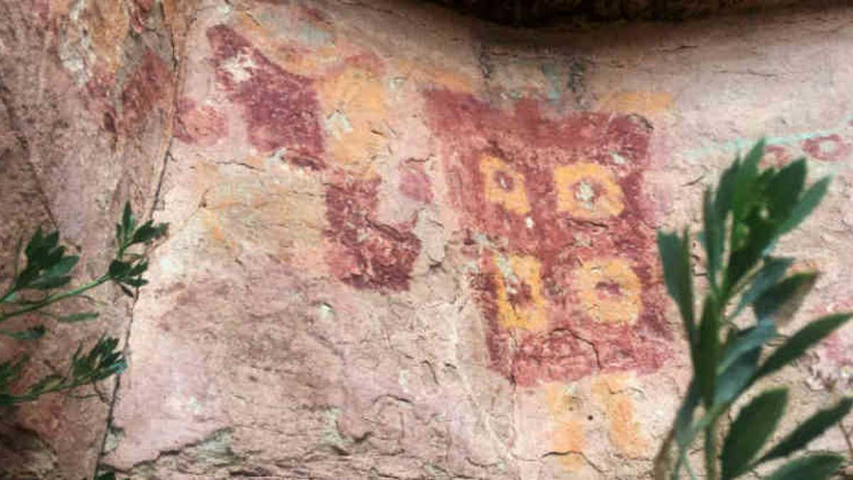 Pinturas rupestres que se observan en las cavernas de Taira, en el desierto de Calama, Chile