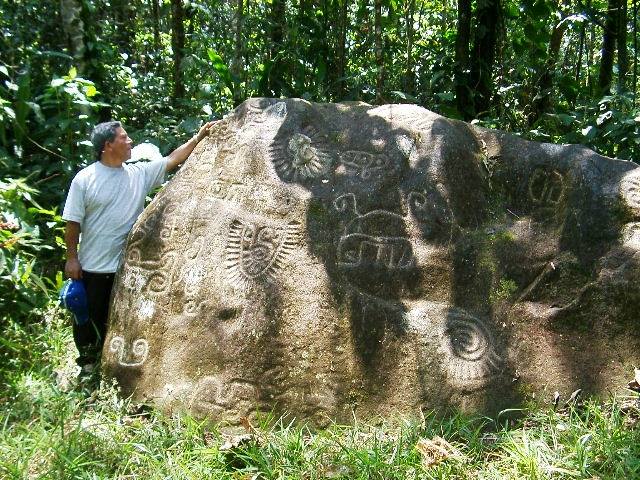 El petroglifo de Chuntayaku (el rio de la Chonta), el Canton Santa Clara provincia de Pastaza