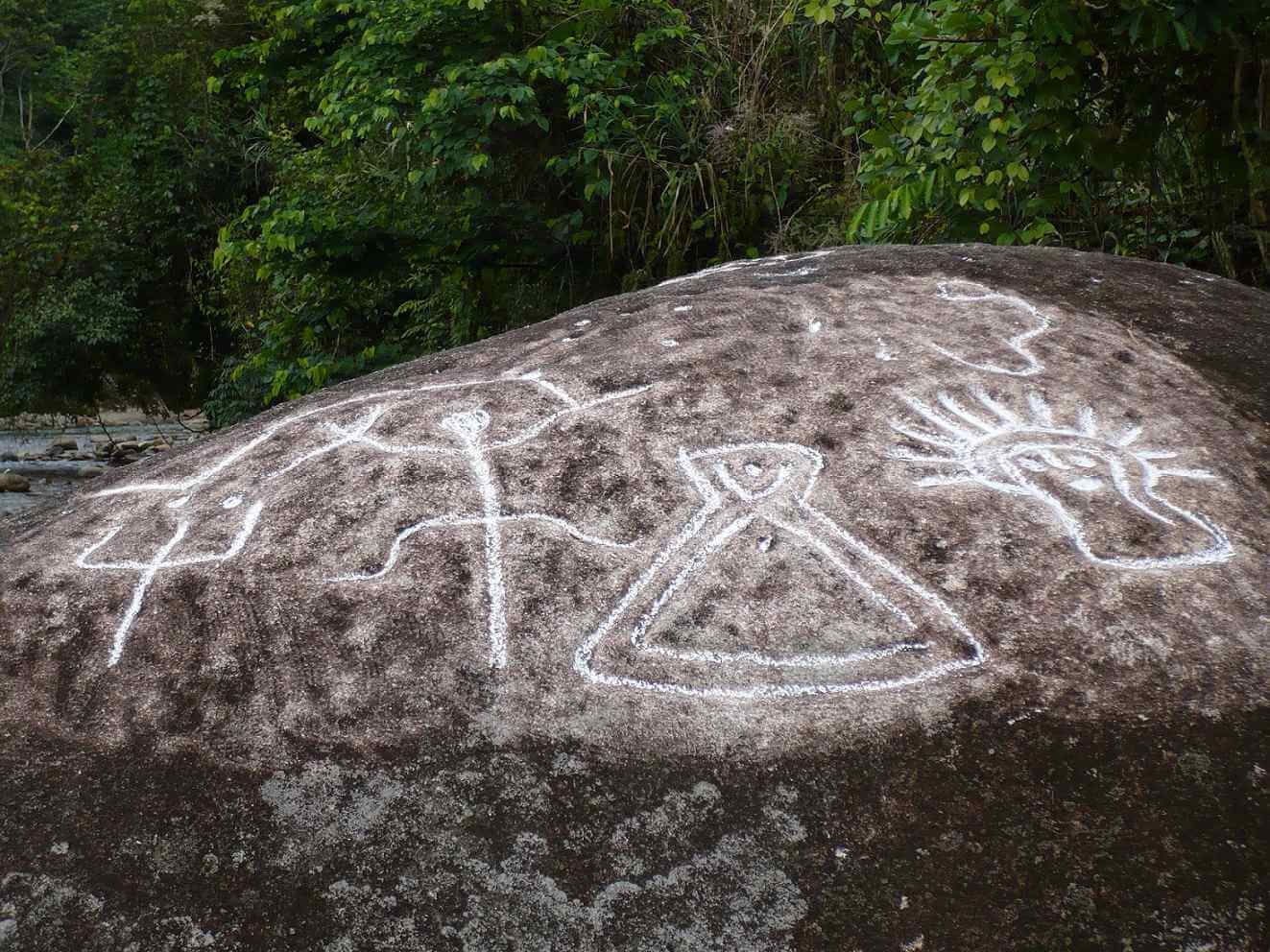 Petroglifos Puma Rumi - Piedra del Puma - Napo tu destino