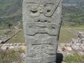 monolito-de-la-plataforma