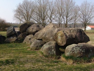 Дольмен D19