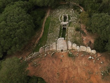 Гробница гиганта Ли Лольги