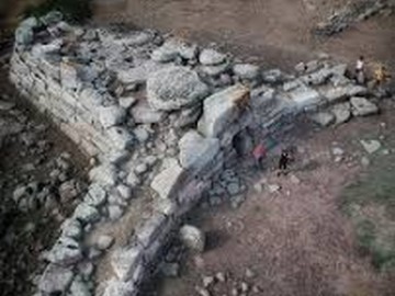 Гробница гиганта Са дому и Сорку