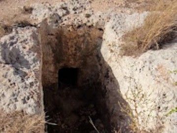 Неолитические гробницы Мистра