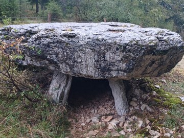 Дольмен Метейри — Мас-де-Жан-Блан