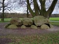 889475323