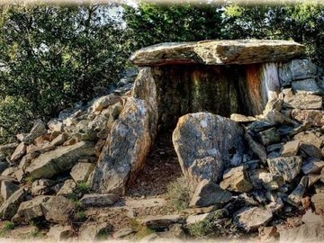 Дольмен старика — дю Пале де Ролан
